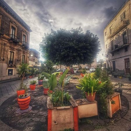 Lo Svevo Apartment Catania Bagian luar foto