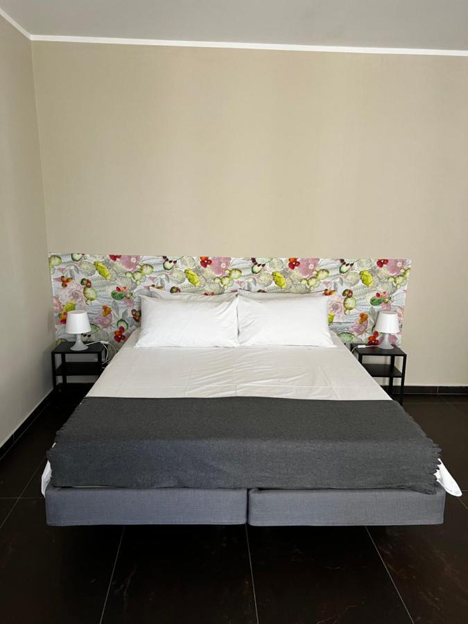 Lo Svevo Apartment Catania Bagian luar foto